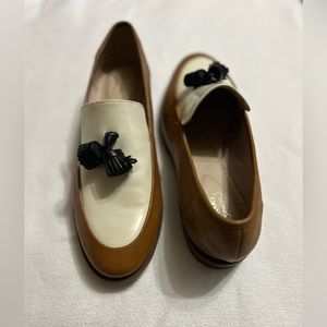 NEW…Women’s Clark Somerset, Two-tone Leather Loafers. Size 10M.